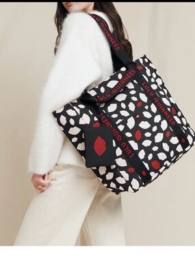 Lulu Guinness BLACK MULTI FLURRY OF KISSES SHOPPER TOTE